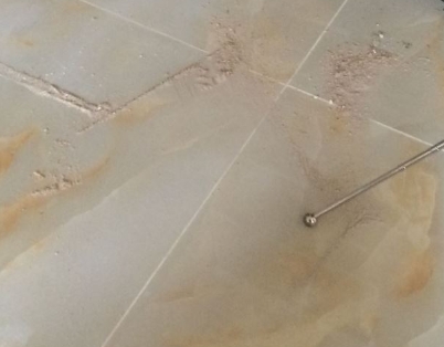 德保瓷砖空鼓维修公司分享粘合剂选择不当在瓷砖铺贴过程中可能导致以下问题