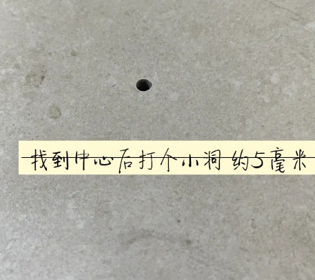 德保瓷砖空鼓维修公司专业解答在瓷砖铺贴过程中，如果砂料搅拌不均匀，将会带来以下问题